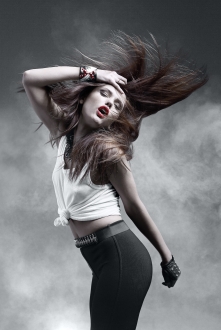 CMC Hairbanging 3 221x330 - Fashion/Beauty